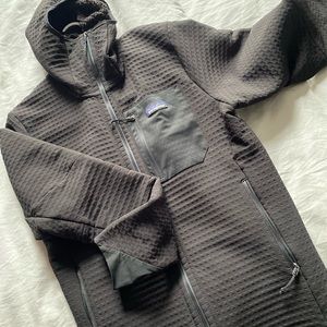 Gently used Mens Patagonia waffle jacket